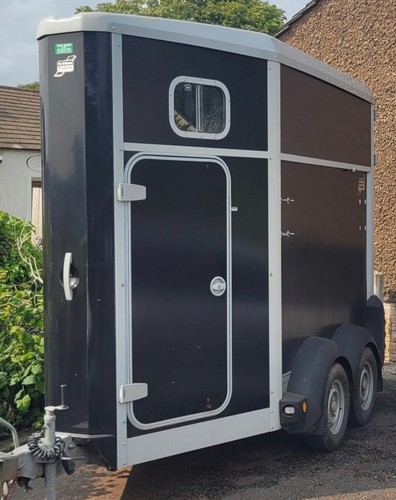 Iforwilliams 403 horse - , trailer